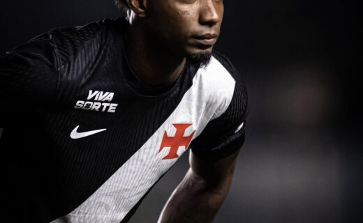 Thiago Mendes celebra classificação do Vasco com mensagem de motivação