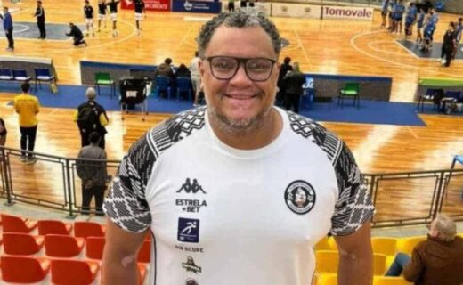 Léo Figueiró, técnico do basquete do Vasco