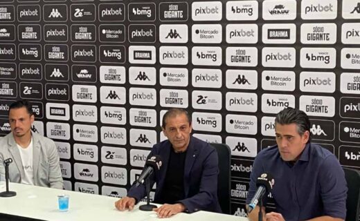 Ramón Díaz e Paulo Bracks no CT Moacyr Barbosa