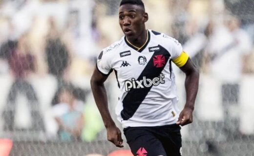 Léo durante o jogo contra o Palmeiras