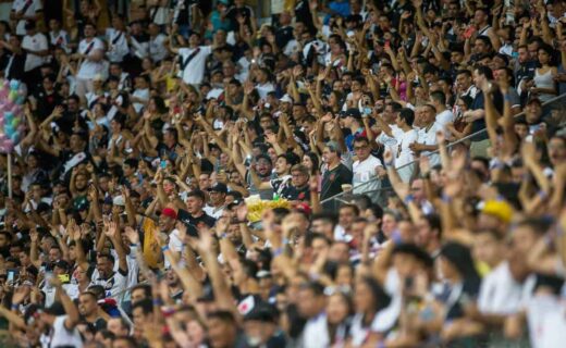 Torcedores do Vasco na Arena da Amazônia