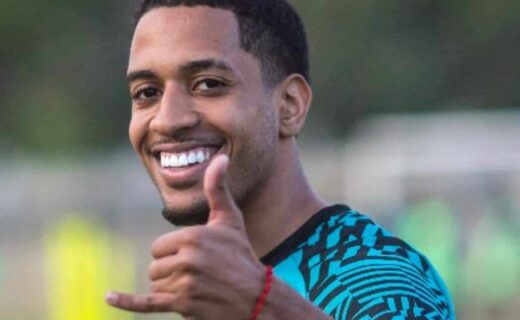 Miranda em treino do Vasco