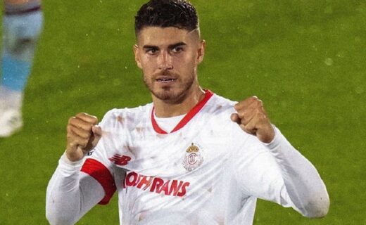 Pedro Raul comemorando gol pelo Toluca-MEX