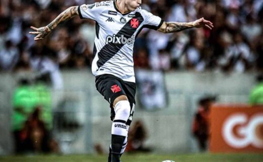 Luca Orellano em campo pelo Vasco contra o Palmeiras