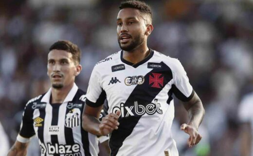 Jair durante o jogo contra o Santos