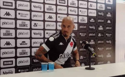 Maicon em apresentação no Vasco