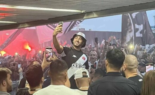 Payet na chega ao Rio de Janeiro