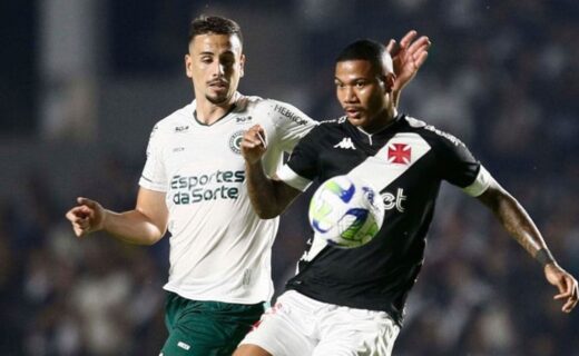 Zé Gabriel em campo contra o Goiás