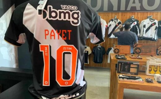 Camisa 10 do Vasco com o nome de Payet