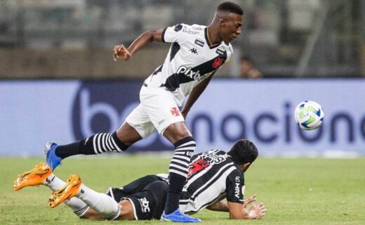 Léo em jogo contra o Atlético-MG