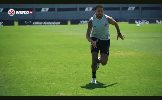 Jair realiza treino no gramado do CT Moacyr Barbosa nesta quinta-feira