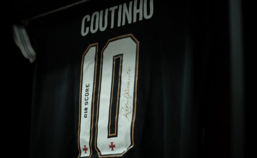 Johan Rojas impressiona no começo da temporada e assume a camisa de Coutinho