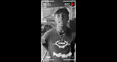 Bicampeão olímpico no skate, australiano Keegan Palmer declara apoio ao Vasco e faz gesto da Força Jovem