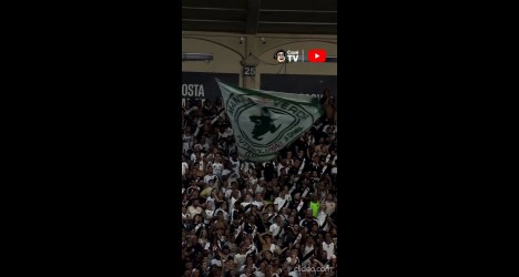 Torcidas de Vasco e Palmeiras celebram amizade em São Januário; assista ao vídeo