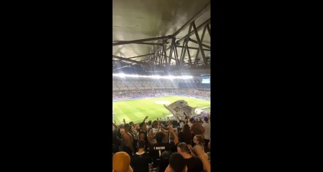 Vascaínos enchem setor visitante e agitam o Mineirão