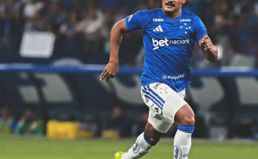 Paulo Henrique e Lucas Piton lideram assistências entre defensores no Brasileiro desde a última temporada