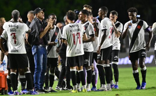 Renato Gaúcho aproveita quase todo o elenco em 4 jogos