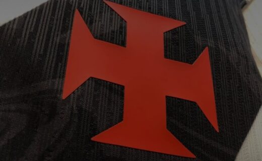 Camisa do Vasco: compare as versões para jogador e torcedor