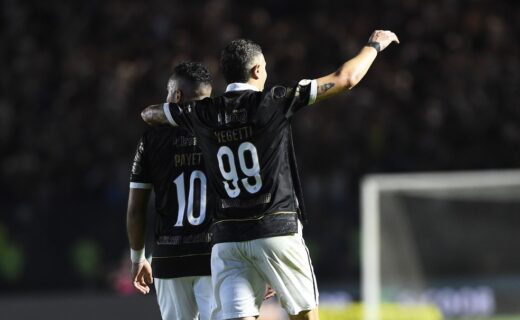 Vasco aplica goleada de 5 a 1 sobre o Coritiba em São Januário no encontro mais recente