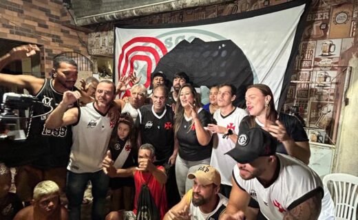 Geovani visita torcida organizada de Vila Velha em retribuição a homenagem