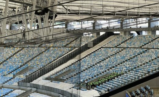 Maracanã estreia nova tela no setor visitante em jogo entre Flamengo e Santos