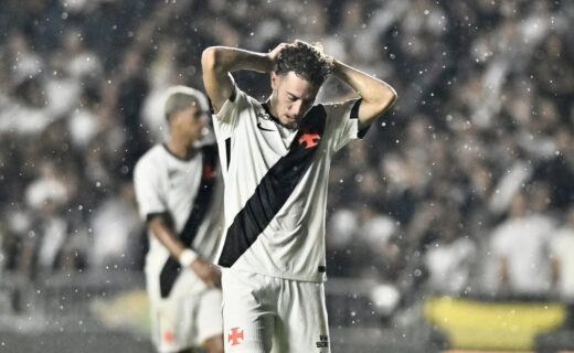 Renato Gaúcho avalia opções para definir trio ofensivo do Vasco