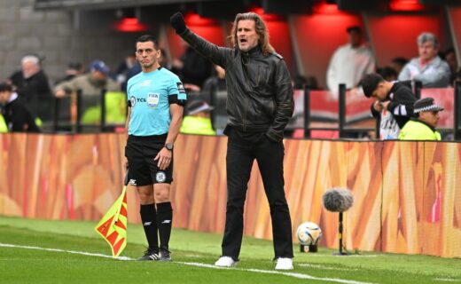 Treinador do Barracas Central esteve à frente do Barcelona-EQU na decisão da Libertadores de 1998 contra o Vasco