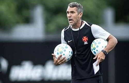 Bruno Lazaroni recusa convite de Diniz e permanece no Vasco por lealdade a Pedrinho