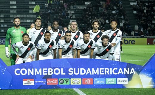 Renato Gaúcho planeja usar time reserva contra o Audax Italiano na terça-feira