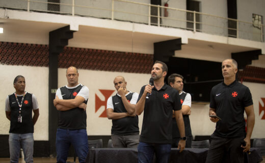 Vasco realiza encontro com famílias de atletas da base