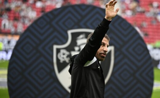 Pedrinho, suspenso pelo STJD, fica proibido de assistir jogos do Vasco até maio