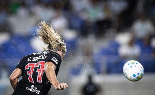 Vasco compartilha imagens de Spinelli: ‘A hora do gol e a celebração’; confira