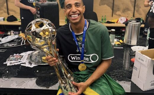 Victor Sá manifesta desejo de retornar ao Brasil e é cogitado pelo Vasco para ficar mais próximo do filho