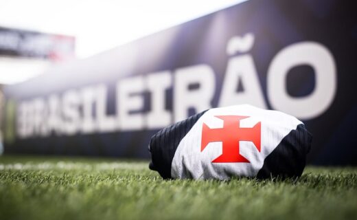 Vasco usará camisa preta no duelo contra o Corinthians neste domingo