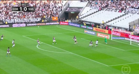 Corinthians: André é expulso após falta dura em Thiago Mendes no final do 1º tempo