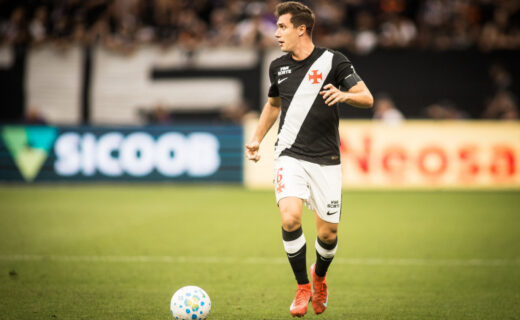 Vasco busca reabilitação de Lucas Piton em seu elenco