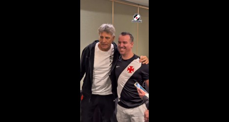 Sócios-torcedores do Vasco se reúnem com jogadores em Porto Alegre