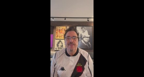 Casagrande homenageia Geovani ao vestir camisa do Vasco em vídeo emocionante