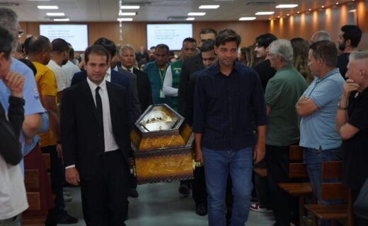 Vasco é representado por Renato Brito Neto no velório de Geovani