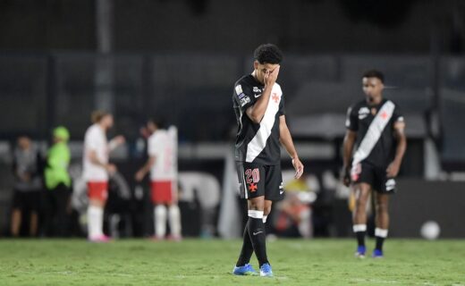 Vasco de 2026 busca corrigir rota com nova janela de transferências após reforços não engrenarem