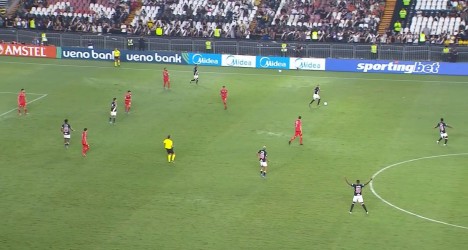 Vasco brilha com ‘jogada da partida’ na vitória por 3 a 0 sobre Barracas Central