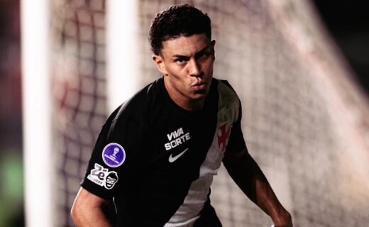 Rojas expressa emoção ao anotar mais um gol com a camisa que tanto ama