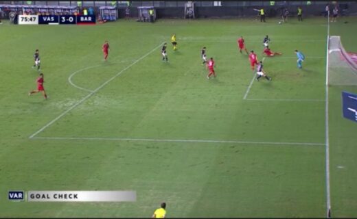 Bruno Lopes aparece em imagem que revela posição no gol anulado diante do Barracas Central