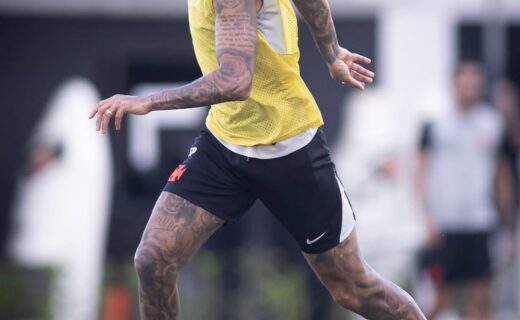 Jair compartilha fotos do treino e destaca: ‘Cada dia mais forte, mais preparado e mais motivado’
