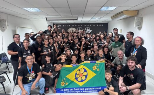 Colégio Vasco da Gama e Cedeca promovem ação de conscientização com alunos