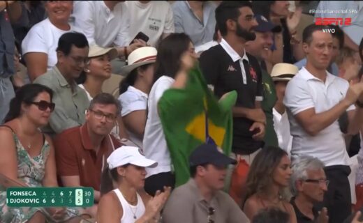 Vascaíno presencia triunfo de João Fonseca sobre Novak Djokovic em Roland Garros