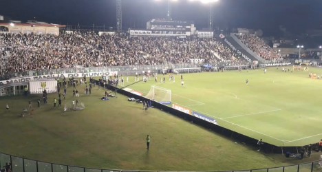 Torcida do Vasco protesta com vaias e gritos após derrota; assista ao vídeo