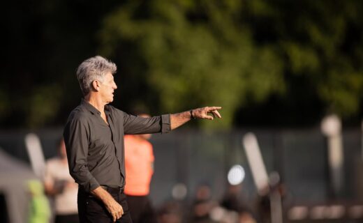 Renato Gaúcho lamenta derrota para o Atlético-MG e destaca falta de aproveitamento nas finalizações
