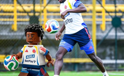 Seleção Colombiana compartilha imagem de Andrés Gómez em versão Lego