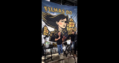 Filhas do Almirante recebem Edmundo em evento especial para a torcida feminina
